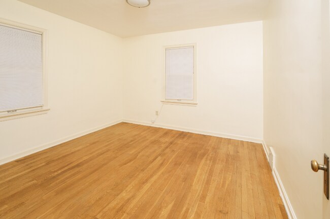 Building Photo - 3584 Palmerston Rd