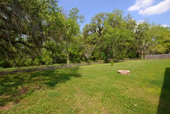 Building Photo - 39540 Legacy Lake Dr