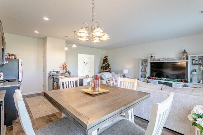 Foto del edificio - Mayflower Estates