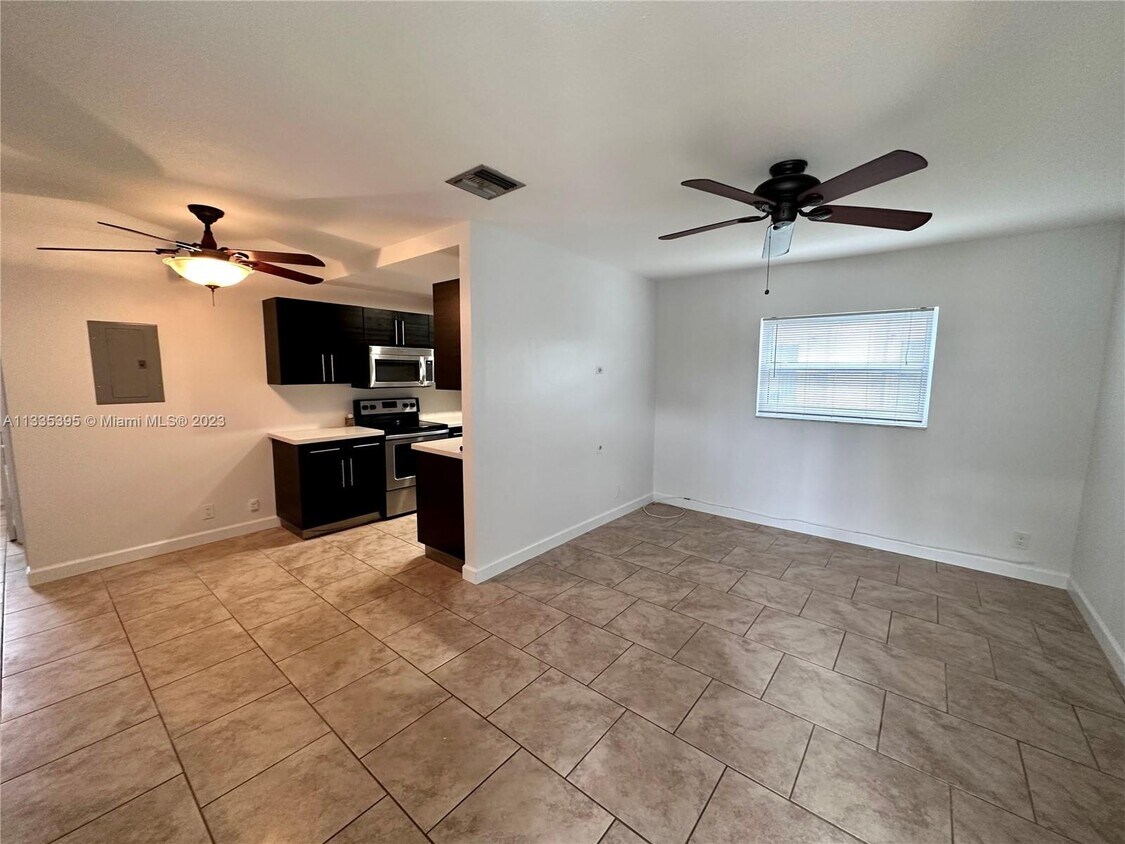 Foto principal - 1824 Monroe St