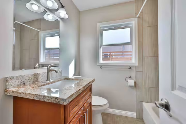 Building Photo - 6421 Carthage St