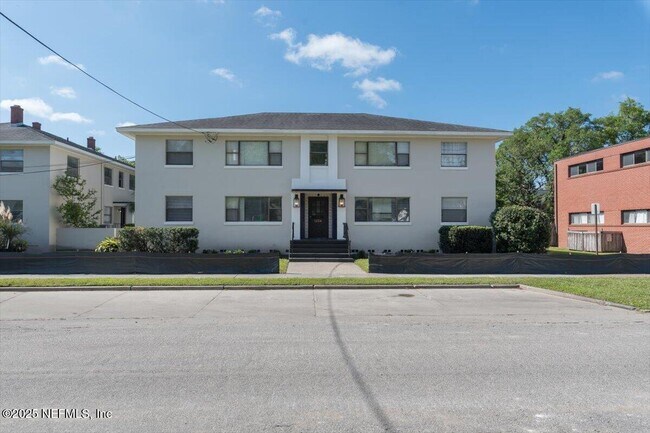 Foto del edificio - 1612 Flagler Ave