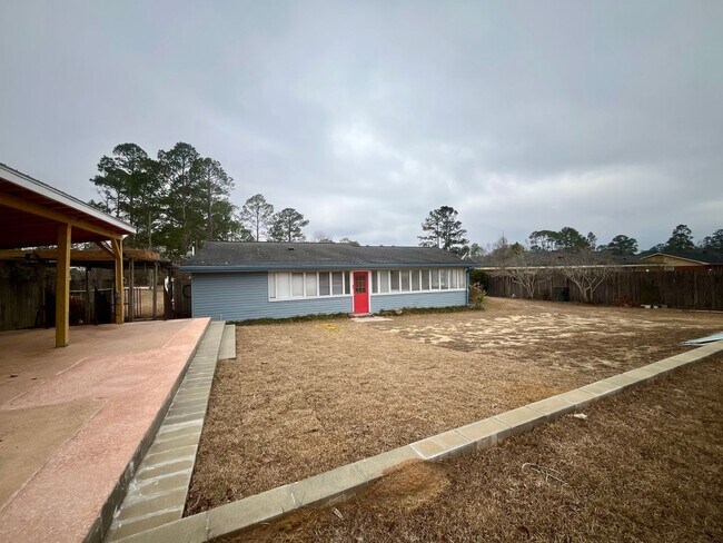 Foto del edificio - 3 Bed/2 Bath Home