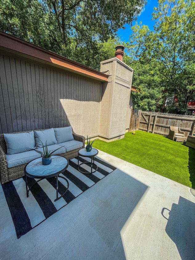 6915 Old Post Loop, Austin, TX 78744 Townhome Rentals in Austin TX