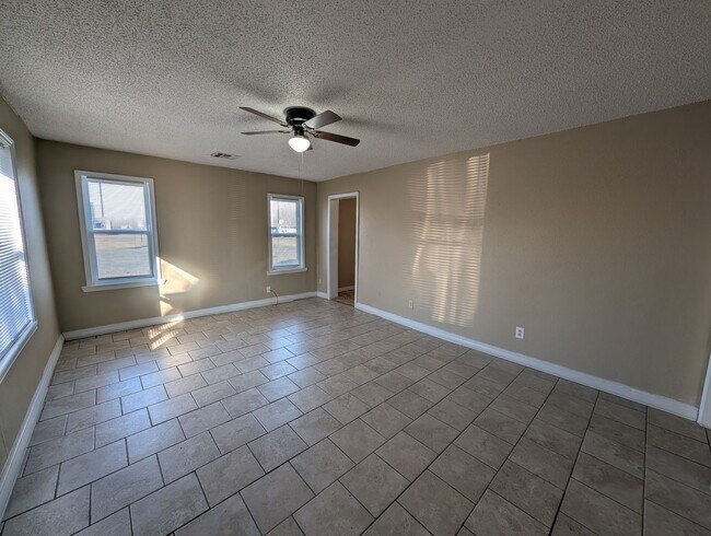 Foto del edificio - 3 Bedroom House in Pryor