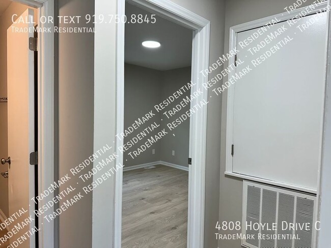 Foto del edificio - Gorgeously Renovated 2 Bedroom Aparment