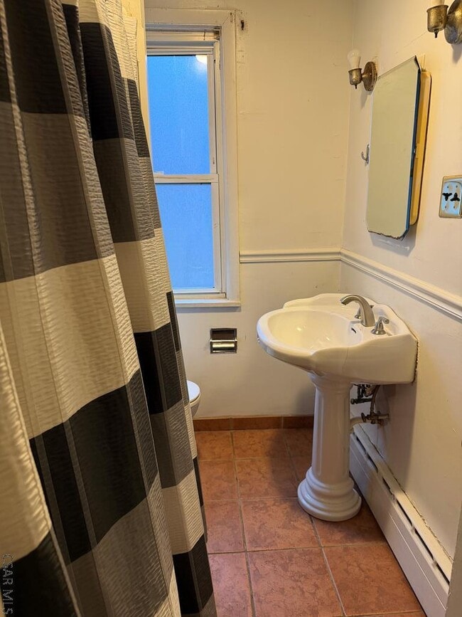 Building Photo - 921 Bucknell Ave