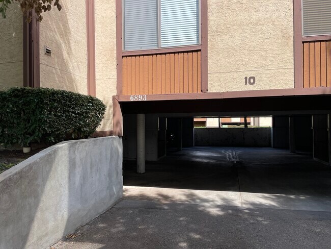 Foto del edificio - 6893 S Countrywoods Cir