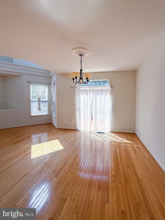 Foto del edificio - 21457 Tamarack Ridge Square