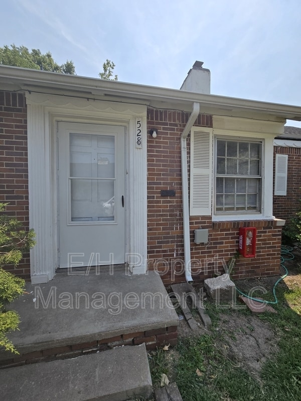 Building Photo - 528 S Glendale St