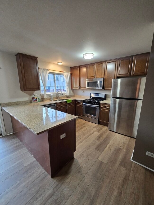 Building Photo - 647 Georgian Ct