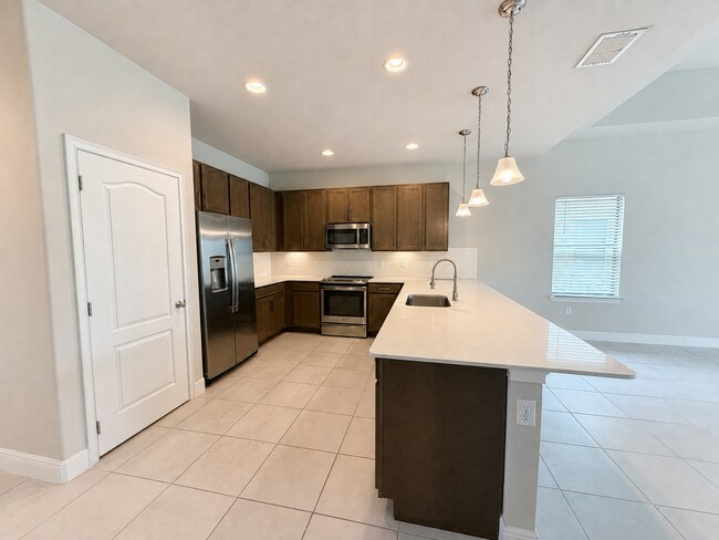 Foto del edificio - Spacious 5-Bedroom Home at 170 Mitchell's Manor – 4.5 Baths and 2,708 Sq Ft of Comfort in Haines ...
