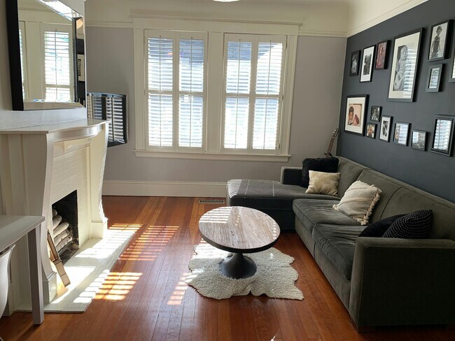 Building Photo - 2208 Jones Street, Unit Russian Hill Flat
