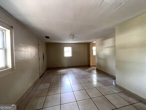 Building Photo - 130 E Carver Dr