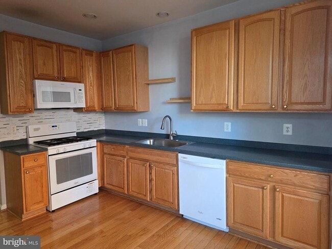 Foto del edificio - 20387 Fallsway Terrace