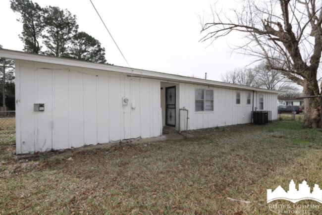 Building Photo - 2974 Croley Dr