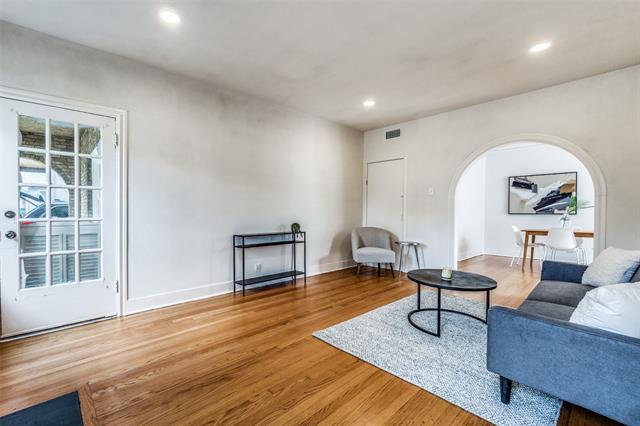 Foto del edificio - 5236 Willis Ave