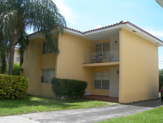 Ground floor unit - 235 Bird Rd Apartments