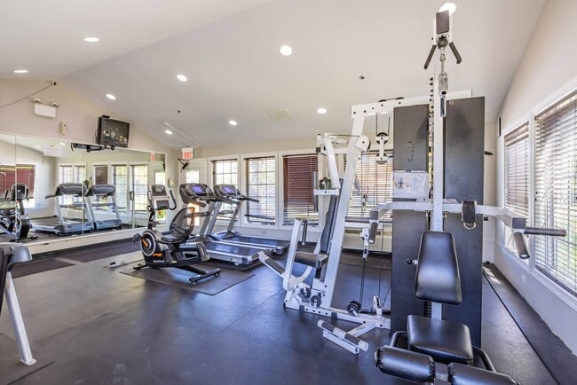 Gimnasio - Ellyn Crossing