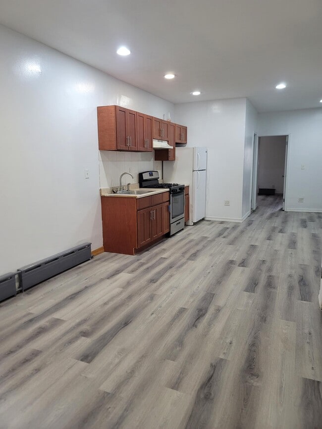 Building Photo - 241 W 120th St