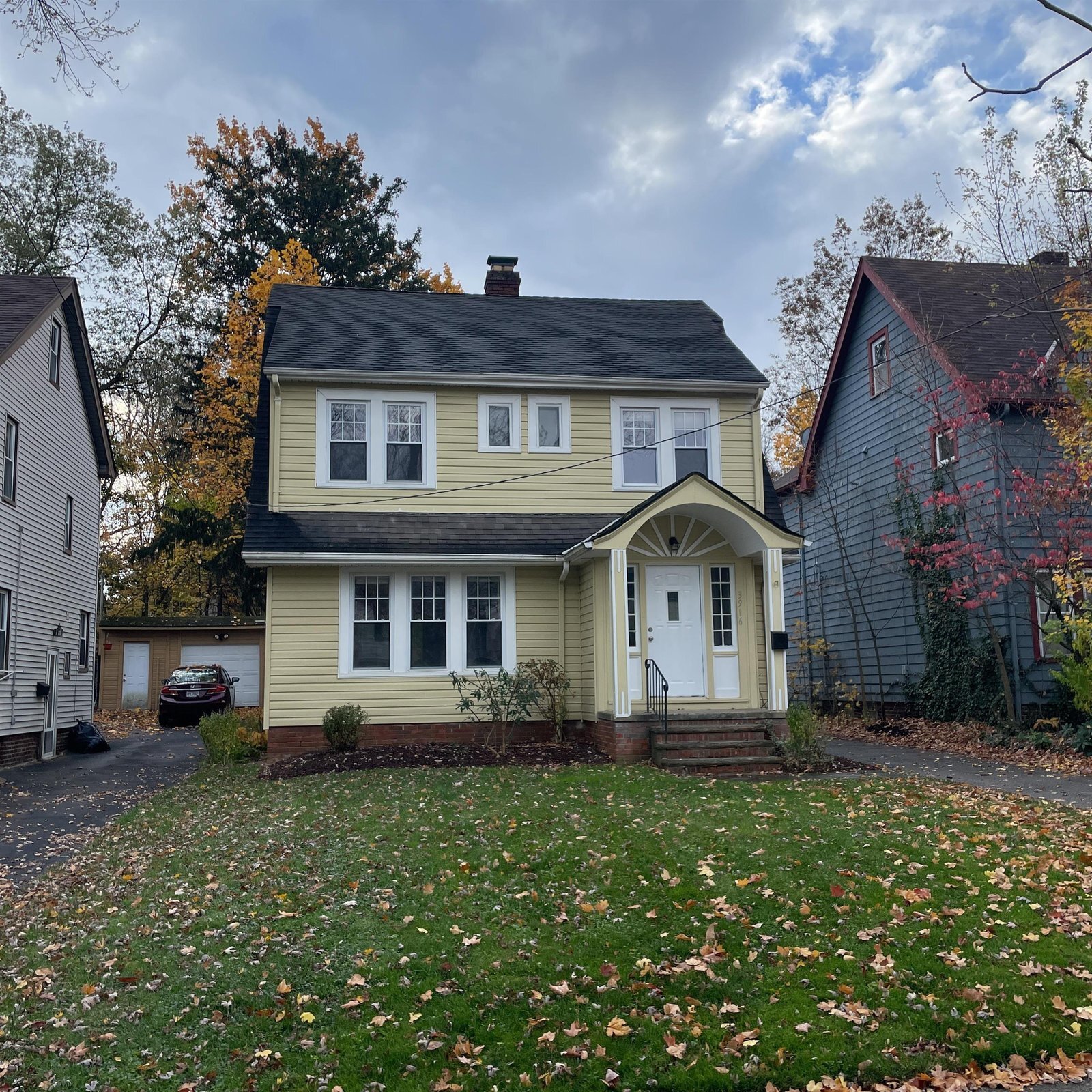 3916 Orchard Rd Cleveland Heights, OH 44121 – photo 1