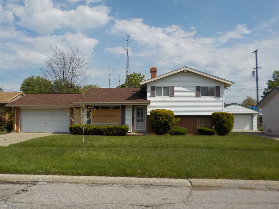 Primary Photo - 1410 Lillian Dr