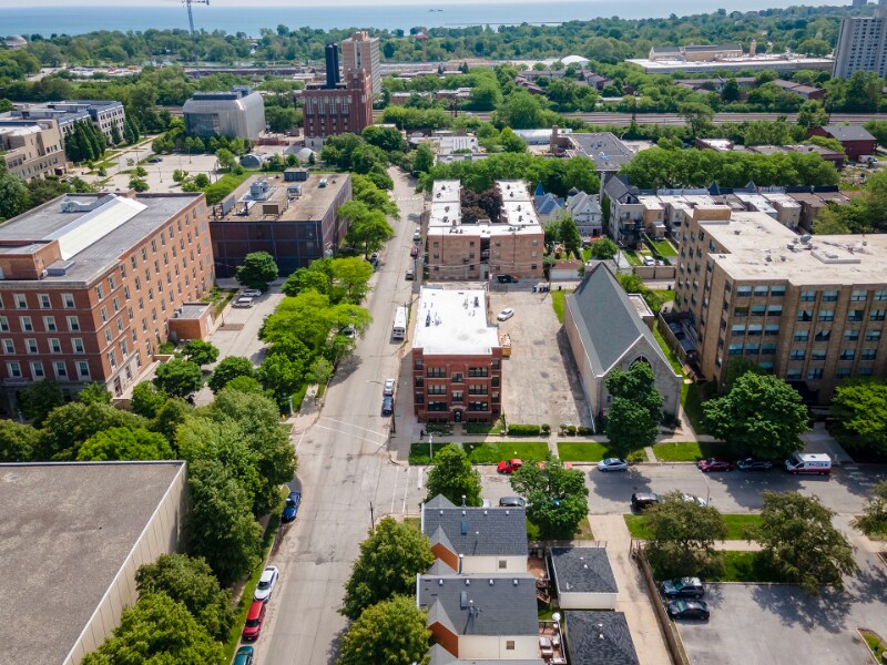Primary Photo - 6101-6103 S Kenwood Ave