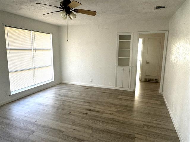 Foto del edificio - 9849 San Lea Dr