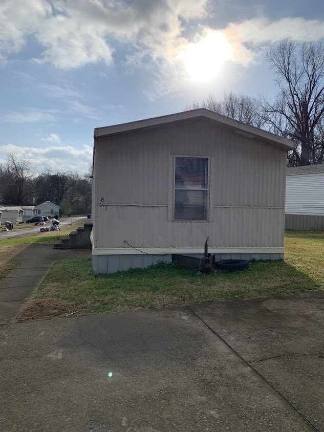 Primary Photo - 319 Belew St