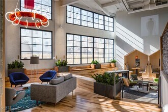 Building Photo - 2048 Fulton Rd