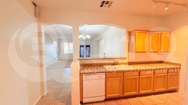 Foto del edificio - 6334 S Blake St