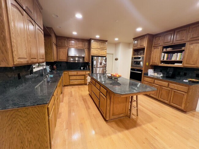 Building Photo - 26270 St Andrews Ct