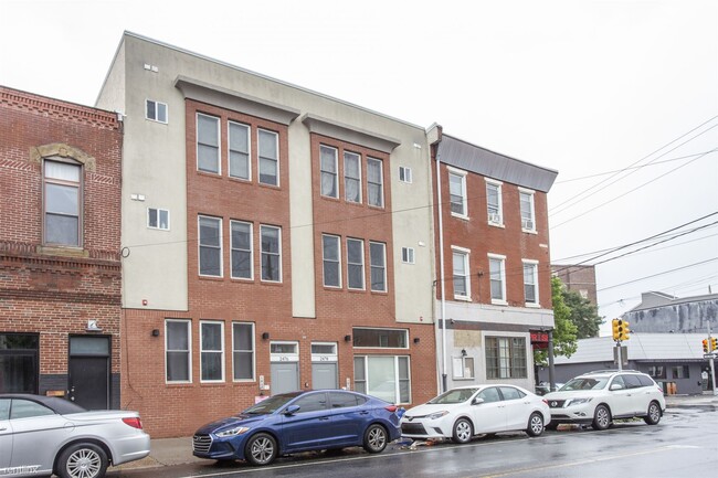Building Photo - 2476 Frankford Ave