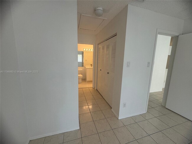 Building Photo - 15770 SW 106th Terrace