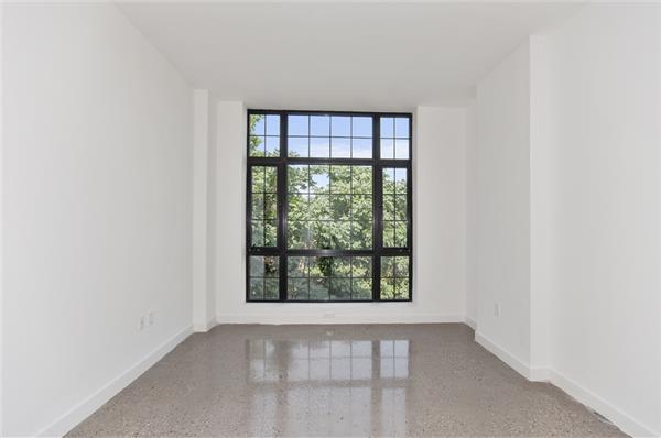 Building Photo - 23 Bleecker St