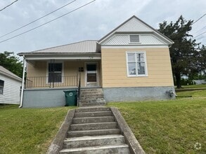 Building Photo - 724 Fairview St