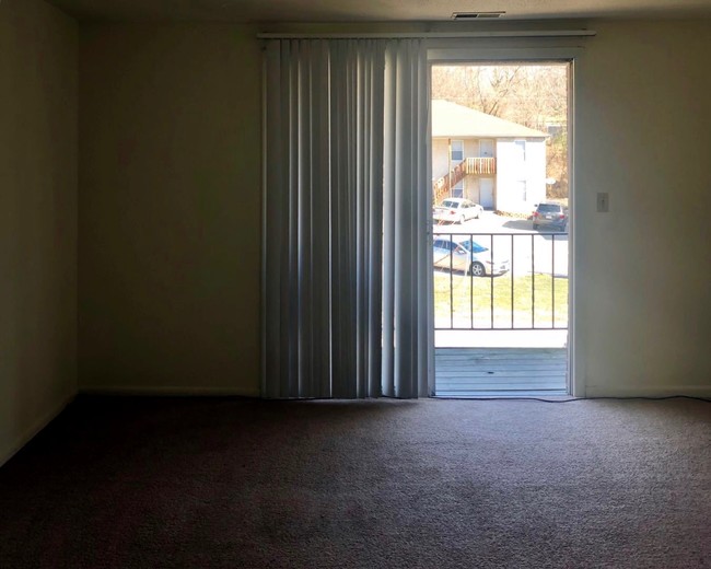 Living Room - Dellwood Apartments