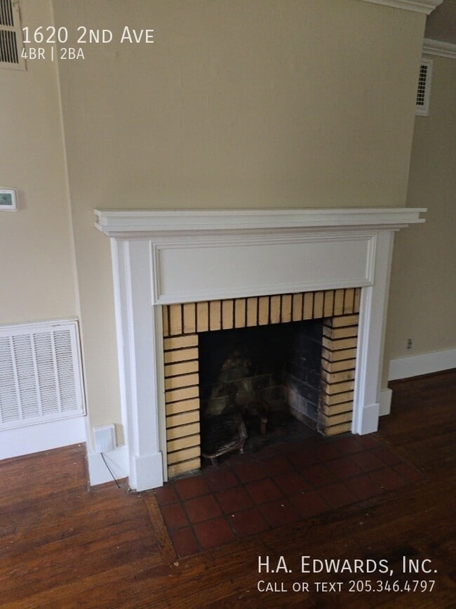 Building Photo - 1620 2nd Ave