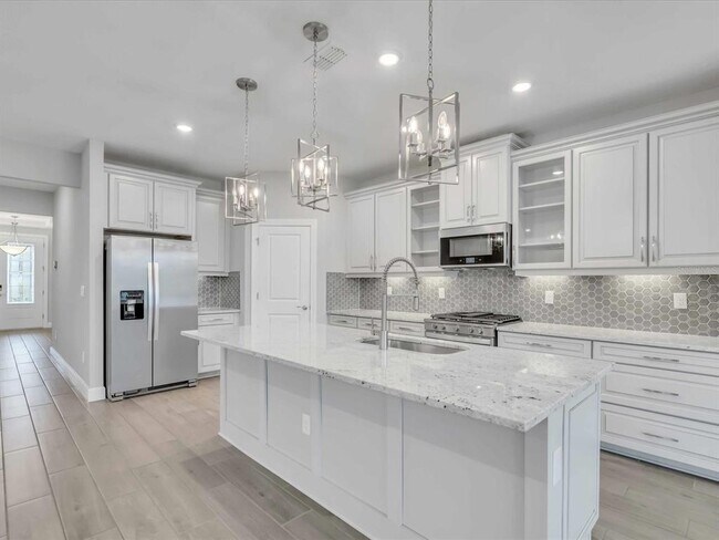 Building Photo - 13707 Green Hammock Pl