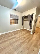 Building Photo - 928 W 83rd St