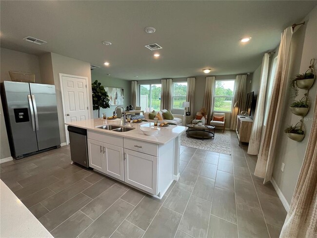 Building Photo - 732 Legacy Dr
