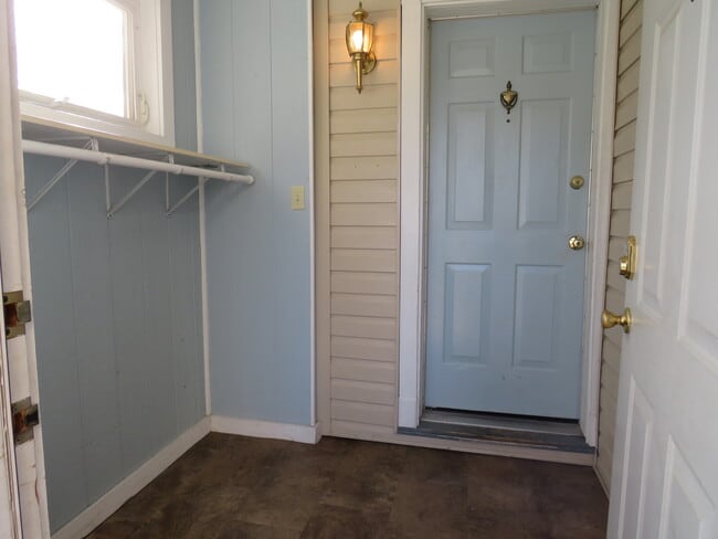 Building Photo - 2002 Cottage Ave