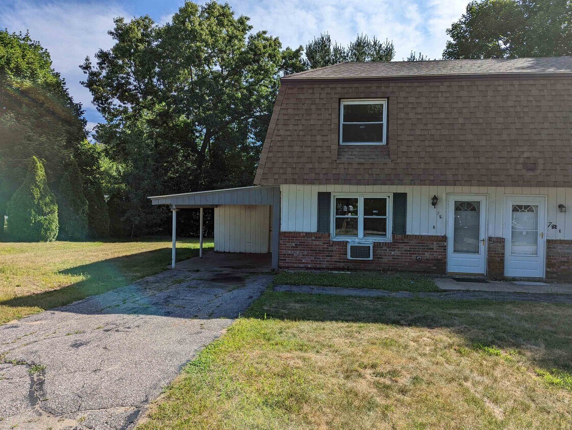 7 Concord Ave, Derry, NH 03038 Townhome Rentals in Derry NH