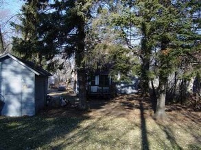 Building Photo - 1216 Maple St