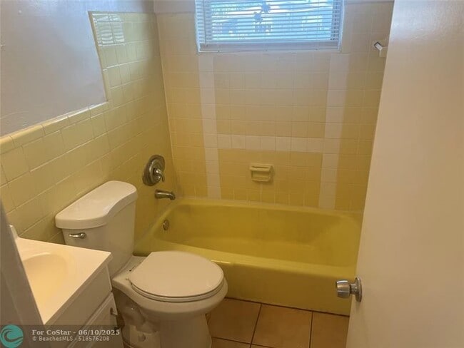 Foto del edificio - 7553 Farragut St