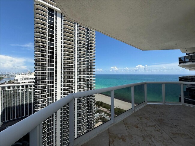 Foto del edificio - 4775 Collins Ave