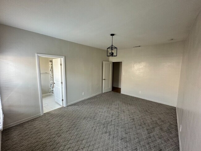 Primary Bedroom - 224 N Jackson St
