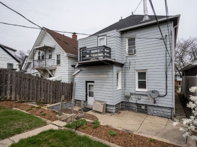 Building Photo - 1817 E Rusk Ave