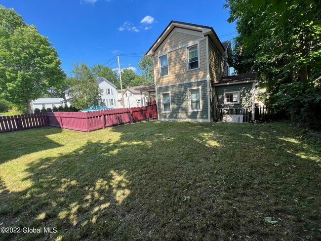 Building Photo - 5 Alger St