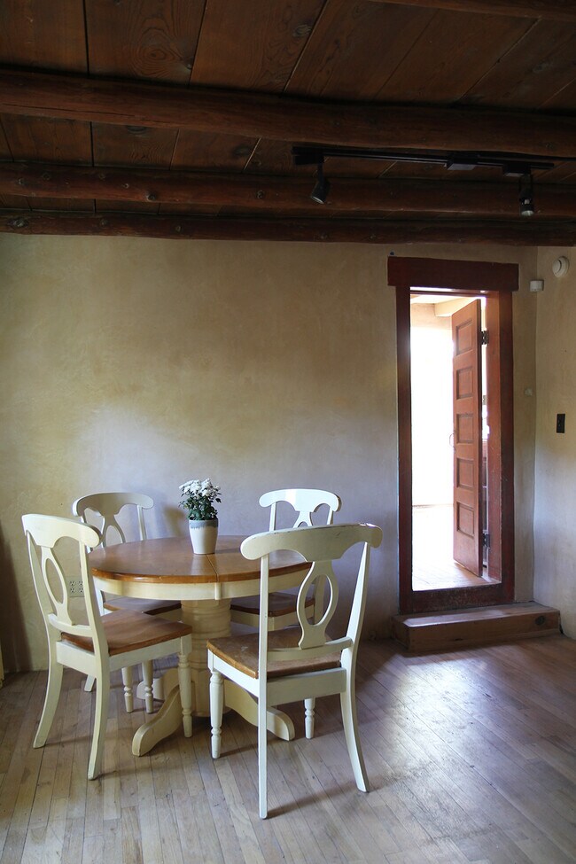 Área de comedor - 521 Camino Don Miguel